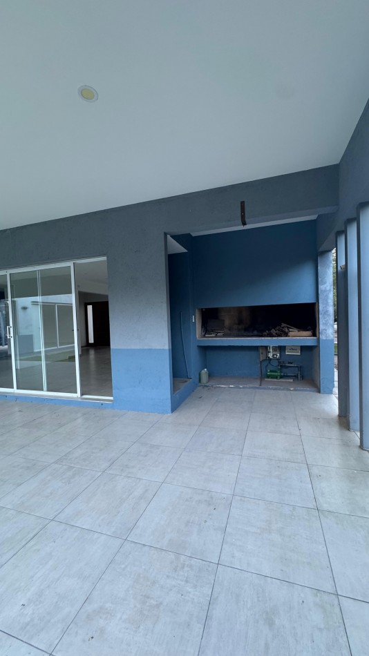 GREENWOOD INMOBILIARIA ALQUILA CASA EN BARRIO PRIVADO LOS TEROS