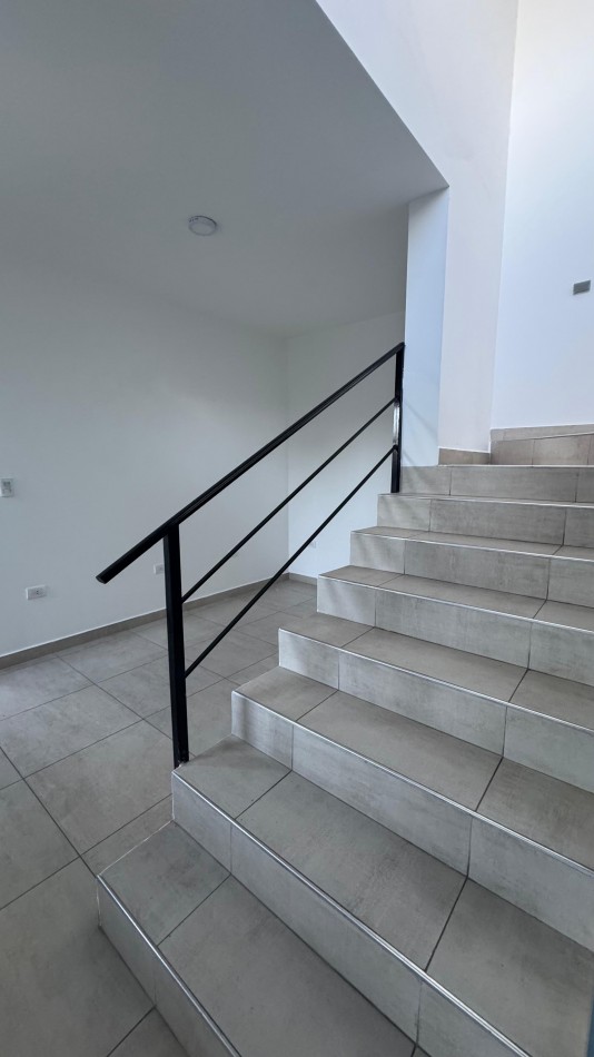GREENWOOD INMOBILIARIA ALQUILA CASA EN BARRIO PRIVADO LOS TEROS