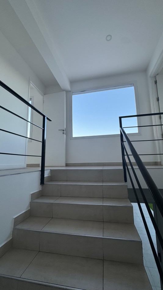 GREENWOOD INMOBILIARIA ALQUILA CASA EN BARRIO PRIVADO LOS TEROS