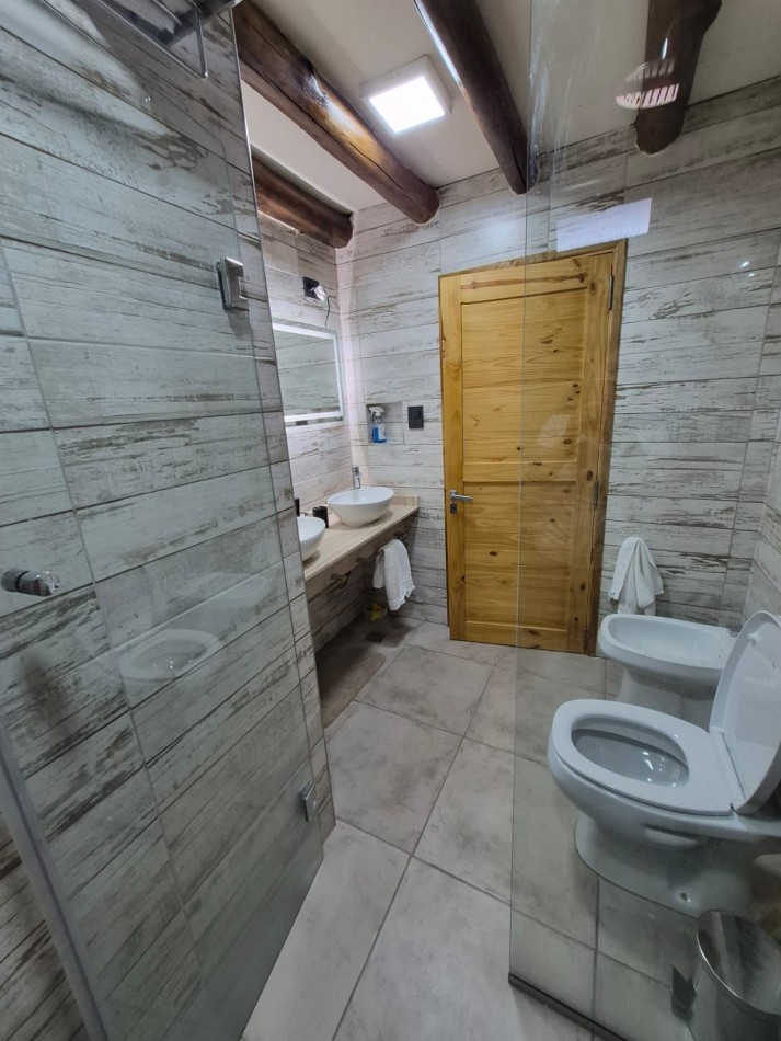 GREENWOOD VENDE CASA MODERNA Y LUMINOSA EN UGARTECHE