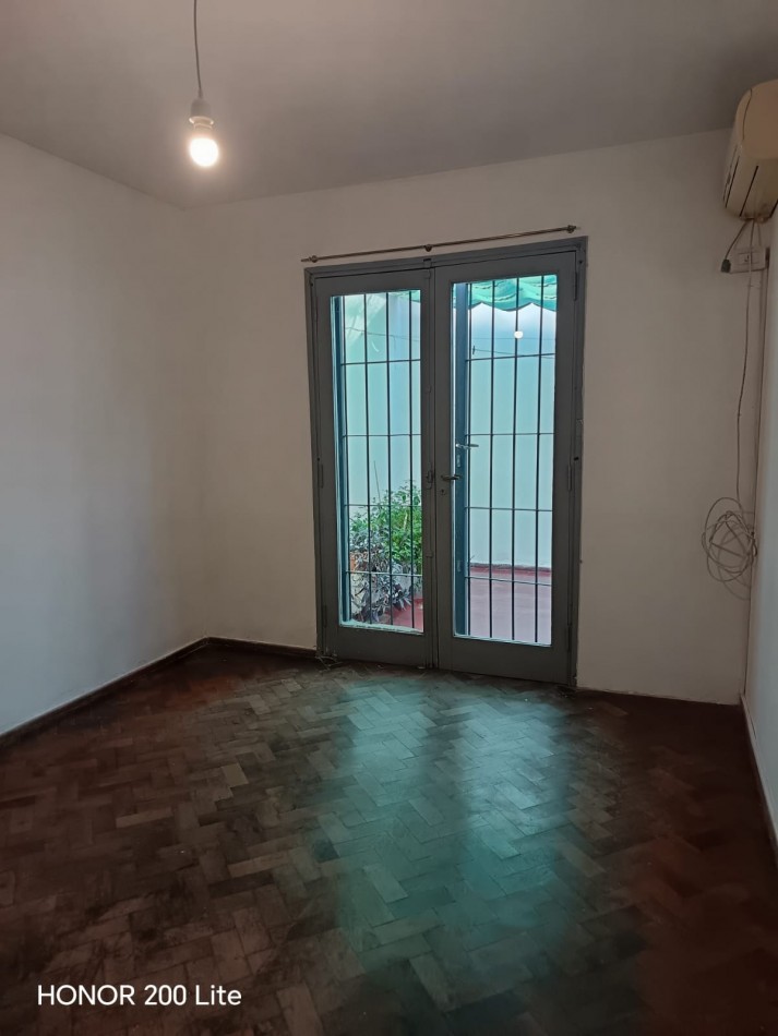 GREENWOOD INMOBILIARIA VENDE DEPARTAMENTO EN CALLE  IRIGOYEN DEL BARRIO BOMBAL, CIUDAD.