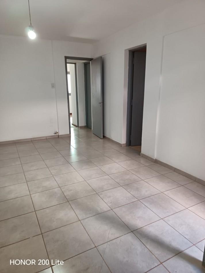 GREENWOOD INMOBILIARIA VENDE DEPARTAMENTO EN CALLE  IRIGOYEN DEL BARRIO BOMBAL, CIUDAD.