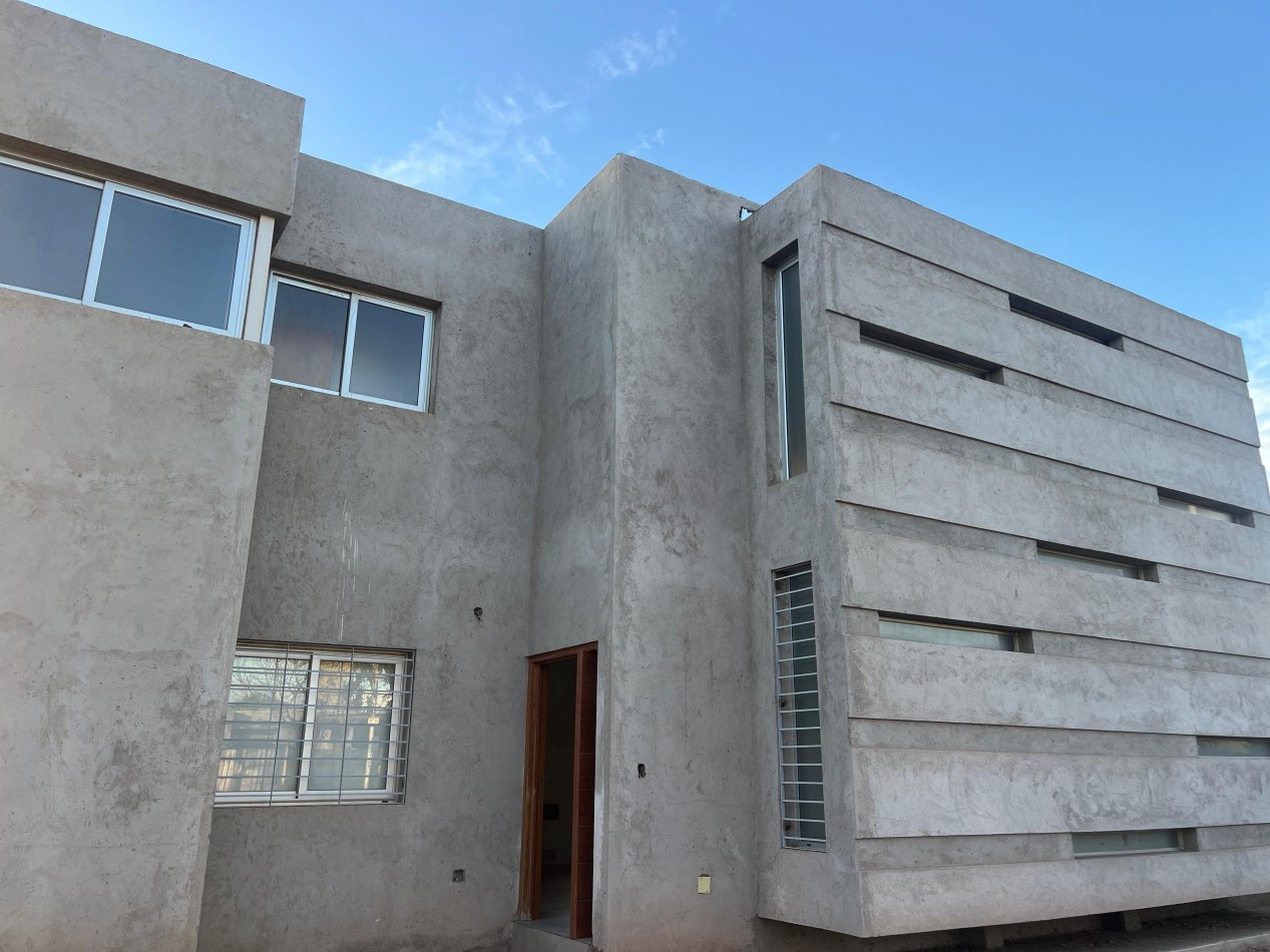 GREENWOOD INMOBILIARIA VENDE CASA EN BARRIO RINCON DE VISTALBA