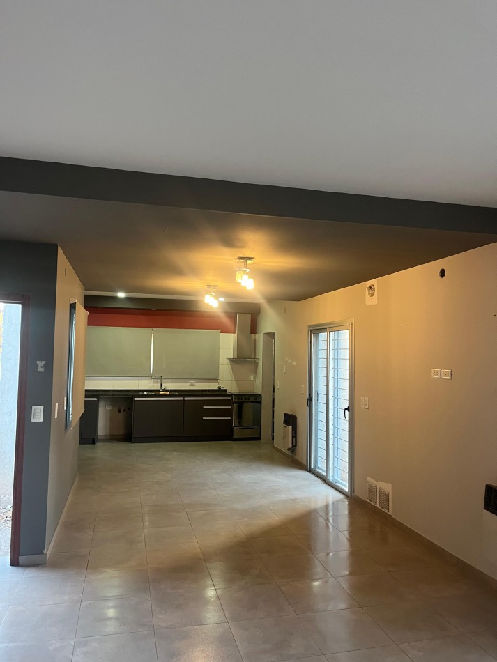 GREENWOOD INMOBILIARIA VENDE CASA EN BARRIO RINCON DE VISTALBA
