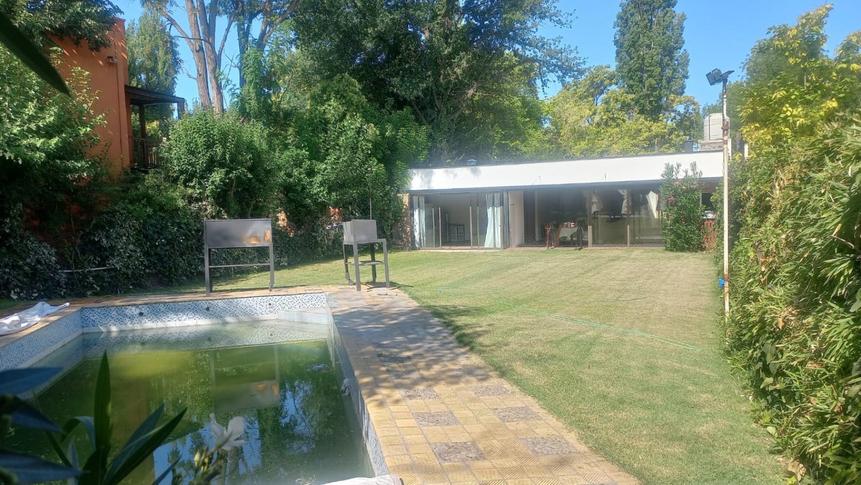 GREENWOOD INMOBILIARIA ALQUILA Casa en - Chacras de Coria