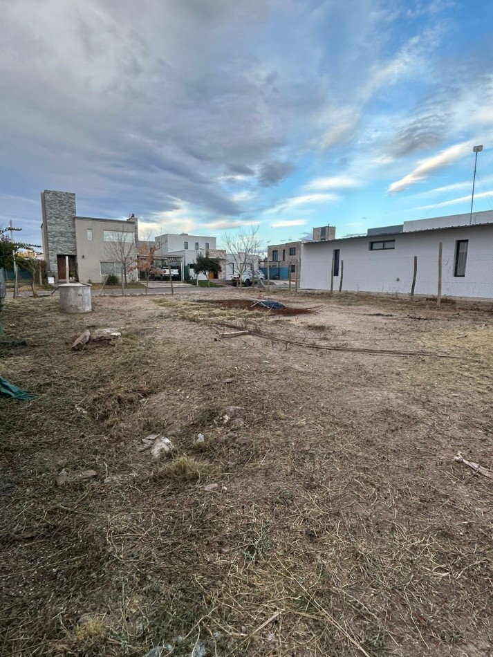 GREENWOOD INMOBILIARIA VENDE LOTE EN EL BARRIO PRIVADO ZETTAVI