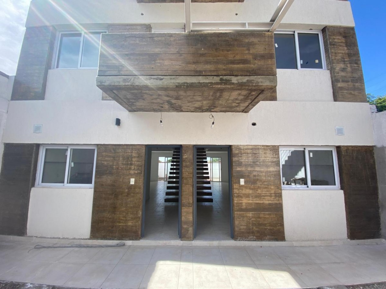 GREENWOOD INMOBILIARIA VENDE DUPLEX EN SEXTA SECCION