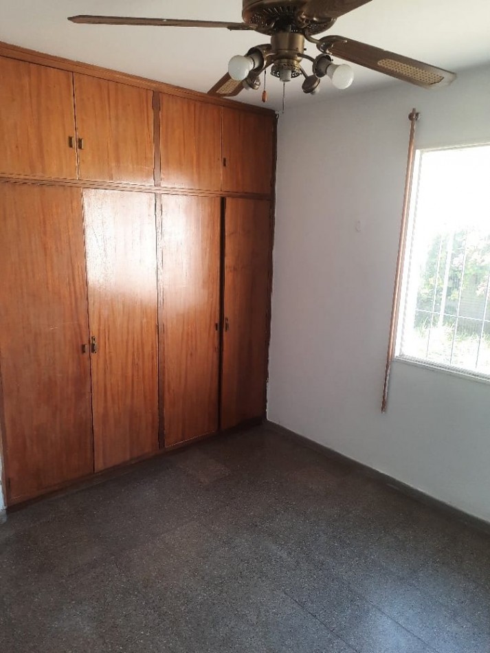 GREENWOOD INMOBILIARIA VENDE CASA EN VENTA B° 1° DE MAYO: