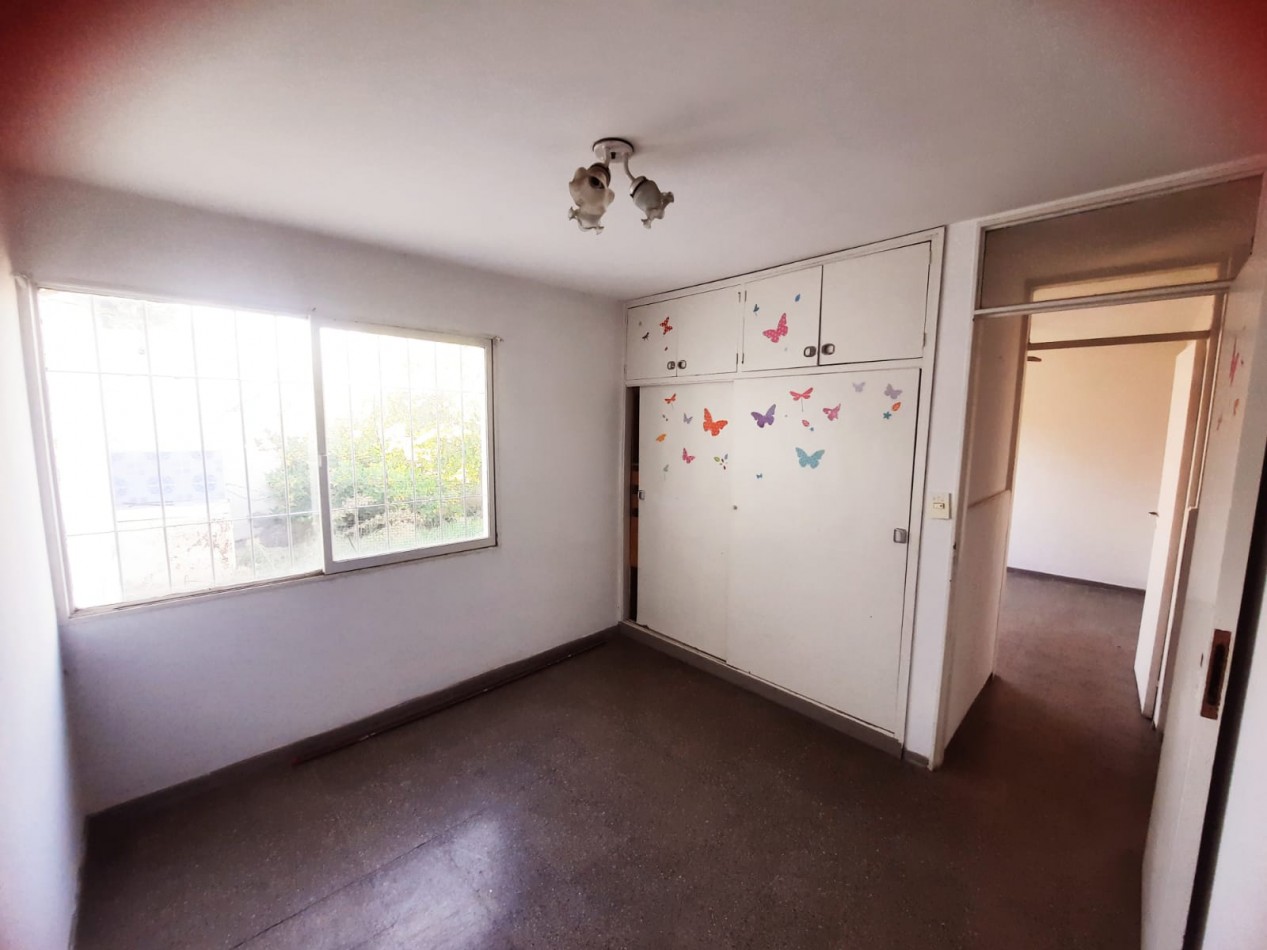 GREENWOOD INMOBILIARIA VENDE CASA EN VENTA B° 1° DE MAYO: