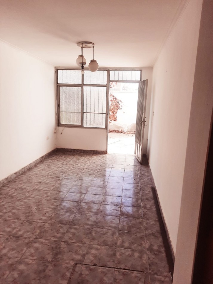 GREENWOOD INMOBILIARIA VENDE CASA EN VENTA B° 1° DE MAYO: