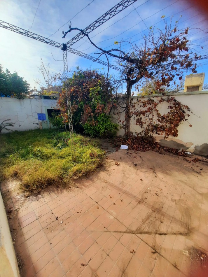GREENWOOD INMOBILIARIA VENDE CASA EN VENTA B° 1° DE MAYO: