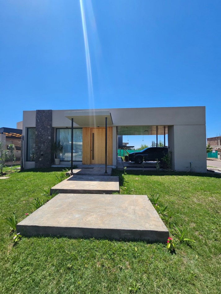 GREENWOOD INMOBILIARIA ALQUILA CASA AMOBLADA - BARRIO PRIVADO PORTILLO DE TERRADA