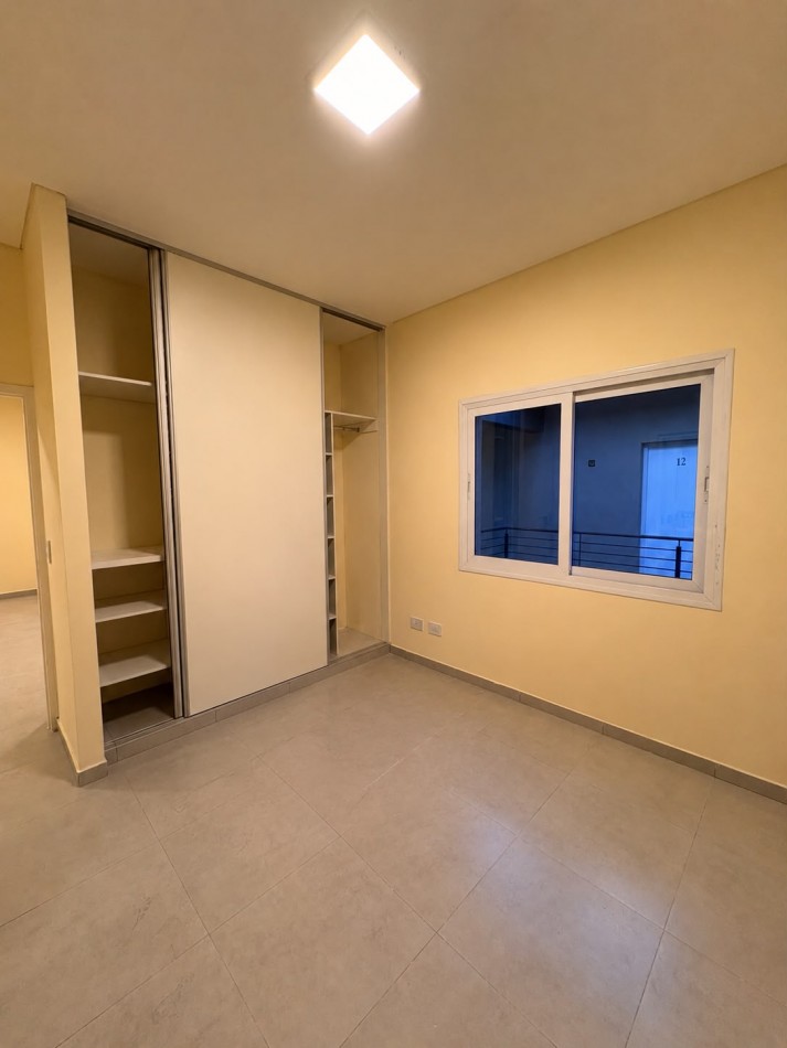 DEPARTAMENTO EN ALQUILER  CON COCHERA Y ASCENSOR - BARRIO BOMBAL, GODOY CRUZ