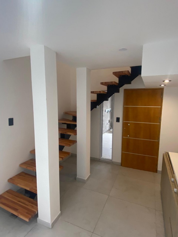 GREENWOOD INMOBILIARIA VENDE DUPLEX A ESTRENAR EN MAIPU 