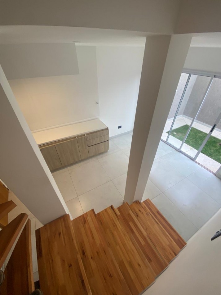 GREENWOOD INMOBILIARIA VENDE DUPLEX A ESTRENAR EN MAIPU 