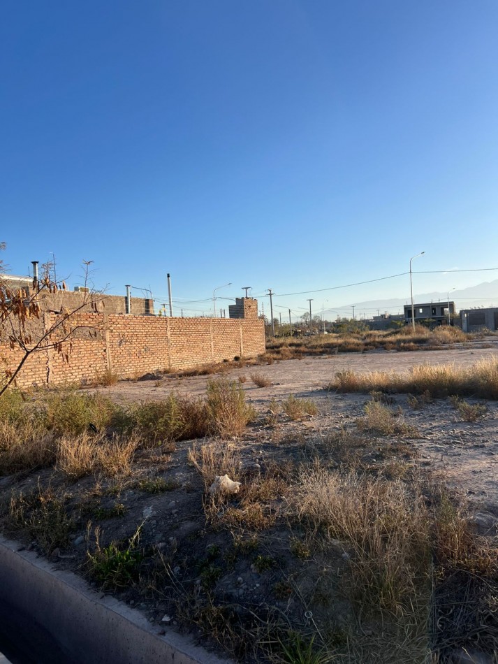 GREENWOOD INMOBILIARIA VENDE LOTE EN PERDRIEL 