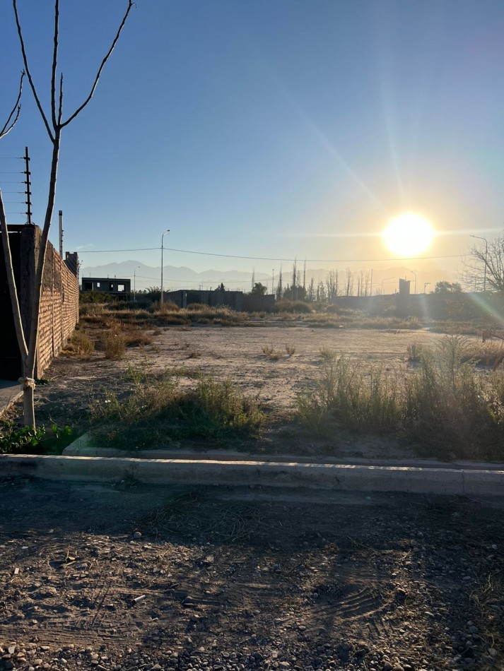 GREENWOOD INMOBILIARIA VENDE LOTE EN PERDRIEL 