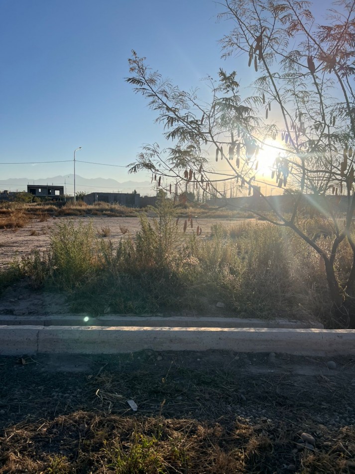 GREENWOOD INMOBILIARIA VENDE LOTE EN PERDRIEL 