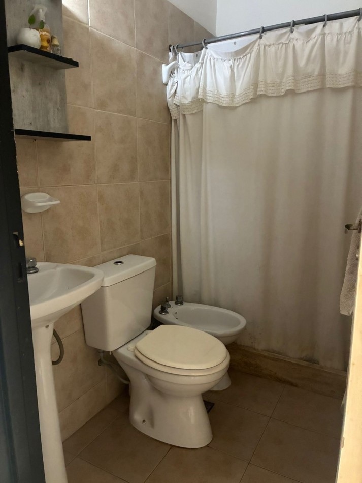 GREENWOOD INMOBILIARIA VENDE CASA EN B° NATANIA , GUAYMALLEN 