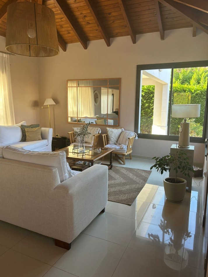 GREENWOOD ALQUILA | CASA EN BARRIO LAS CANDELAS 2