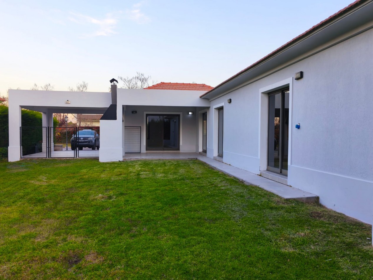 GREENWOOD ALQUILA | CASA EN BARRIO LAS CANDELAS 2