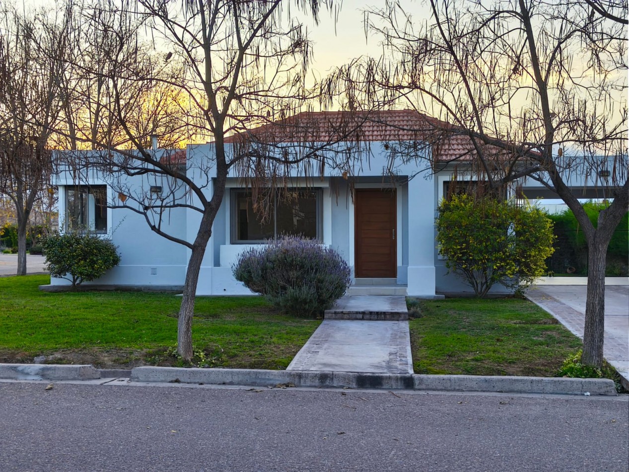 GREENWOOD ALQUILA | CASA EN BARRIO LAS CANDELAS 2