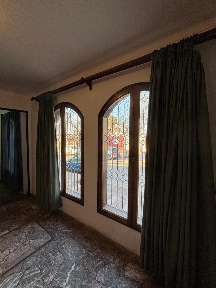 GREENWOOD INMOBILIARIA VENDE CASA EN GODOY CRUZ 