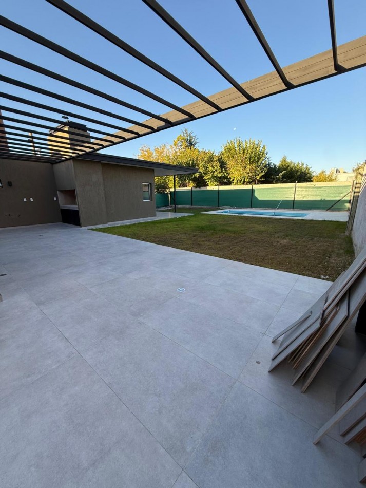 GREENWOOD INMOBILIARIA VENDE CASA A ESTRENAR EN VIÑAS DEL TORREON 