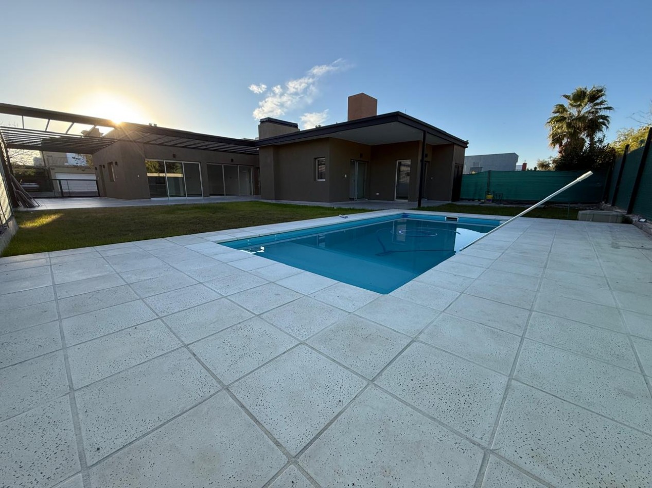 GREENWOOD INMOBILIARIA VENDE CASA A ESTRENAR EN VIÑAS DEL TORREON 