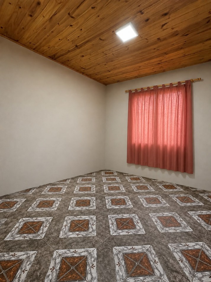 CASA EN VENTA CON TRES DORMITORIOS