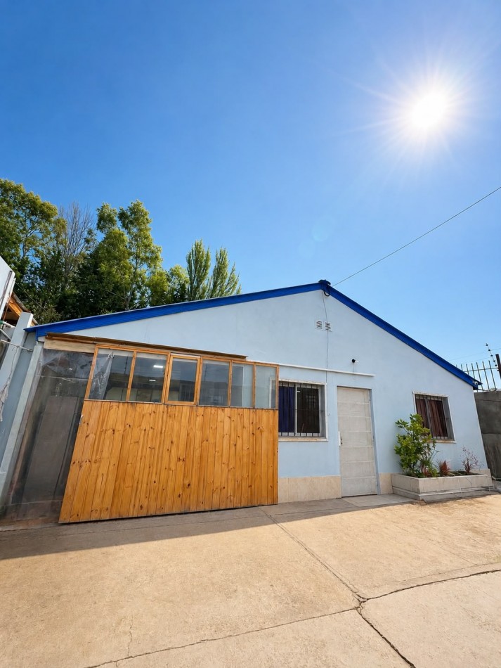 CASA EN VENTA CON TRES DORMITORIOS