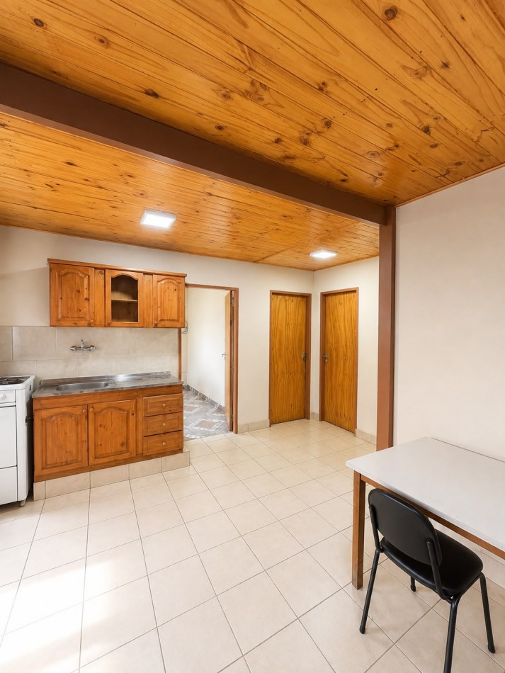 CASA EN VENTA CON TRES DORMITORIOS