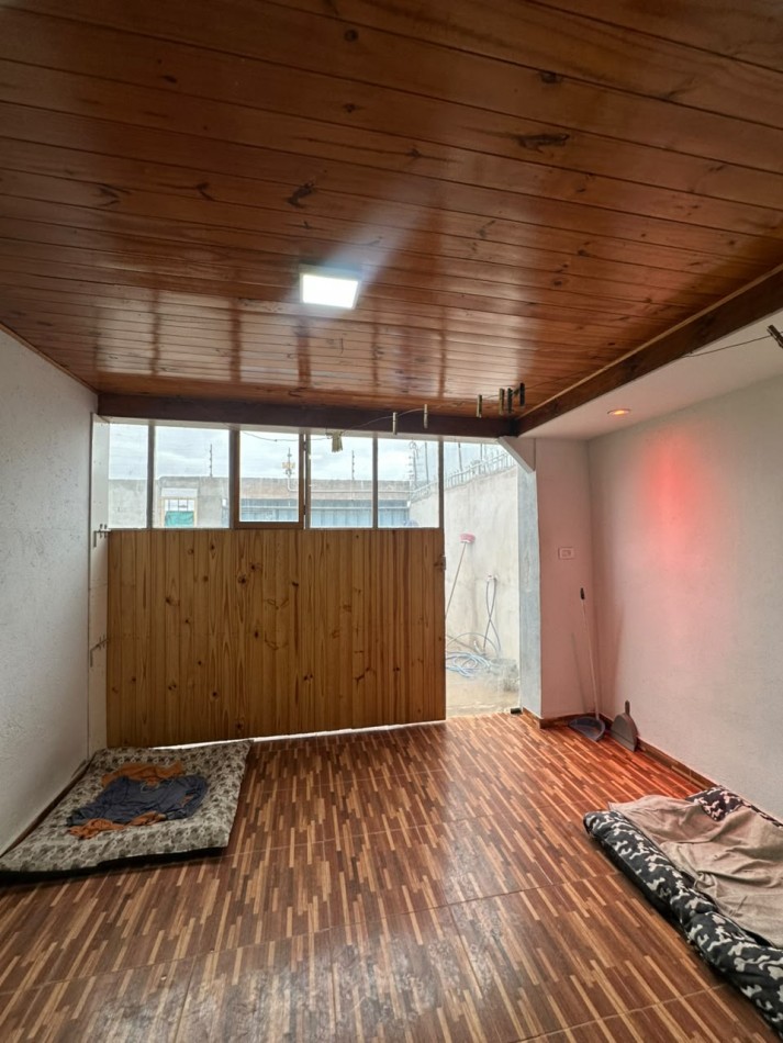 CASA EN VENTA CON TRES DORMITORIOS