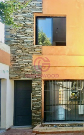 GREENWOOS VENDE HERMOSA CASA EN PLENO CENTRO DE MENDOZA
