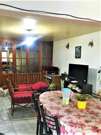 Greenwood Vende Casa con Departamento en Barrio Aeronautico de Las Heras