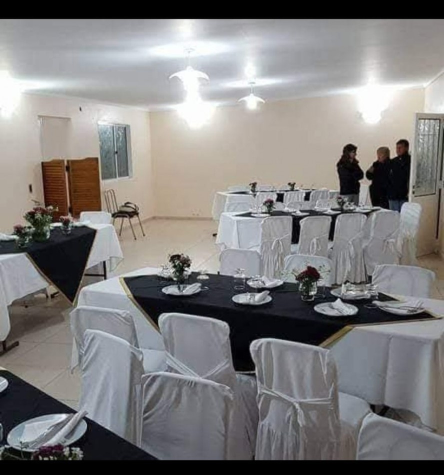 GREENWOOD INMOBILIARIA VENTE SALON DE EVENTOS CON GRAN PARQUIZADO + CASA EN LUNLUNTA