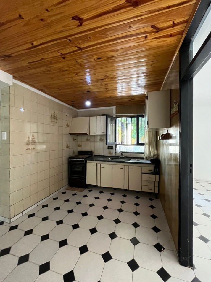 GREENWOOD INMOBILIARIA ALQUILA EXCELENTE CASA EN GODOY CRUZ B° SOEVA SUR