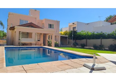 GREENWOOD VENDE CASA EN BARRIO PRIVADO "ALDEA DE TORREBLANCA" EN RODEO DE LA CRUZ GLLEN.