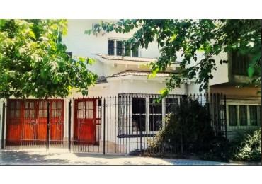 GREENWOOD INMOBILIARIA VENDE HERMOSA CASA EN  FRENTE DE LA COSTANERA 