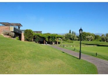Greenwood Inmobiliaria ofrece en venta exclusivo terreno en Club de Campo Mendoza