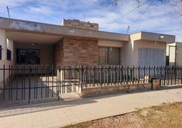 GREENWOOD INMOBILIARIA VENDE CASA EN VENTA B° 1° DE MAYO: