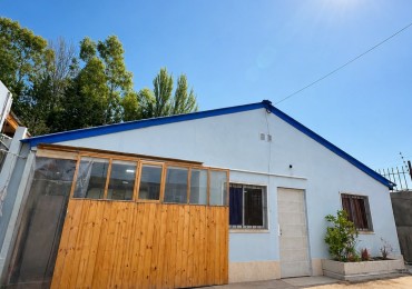 CASA EN VENTA CON TRES DORMITORIOS