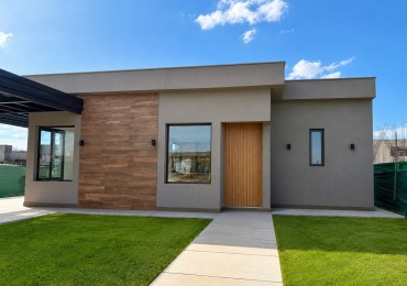 Casa de categoria en Barrio Privado Alma Gardenia - Lujan de Cuyo, Mendoza 