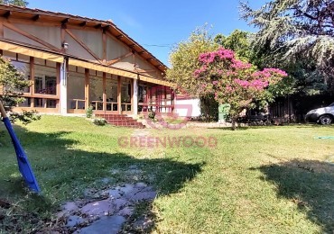 GREENWOOD VENDE GRAN PROPIEDAD EN CHACRAS DE CORIA, CASA, DEPENDENCIA DE SERVICIO, PARQUE Y PISCINA