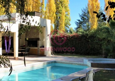 GREENWOOD INMOBILIARIA VENDE INCREIBLE CASA EN CALLEJON LONGONE, CHACRAS DE CORIA